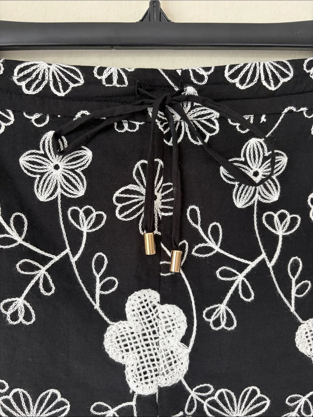 Ellen Tracy Black Floral Embroidered Skort with White Detailing